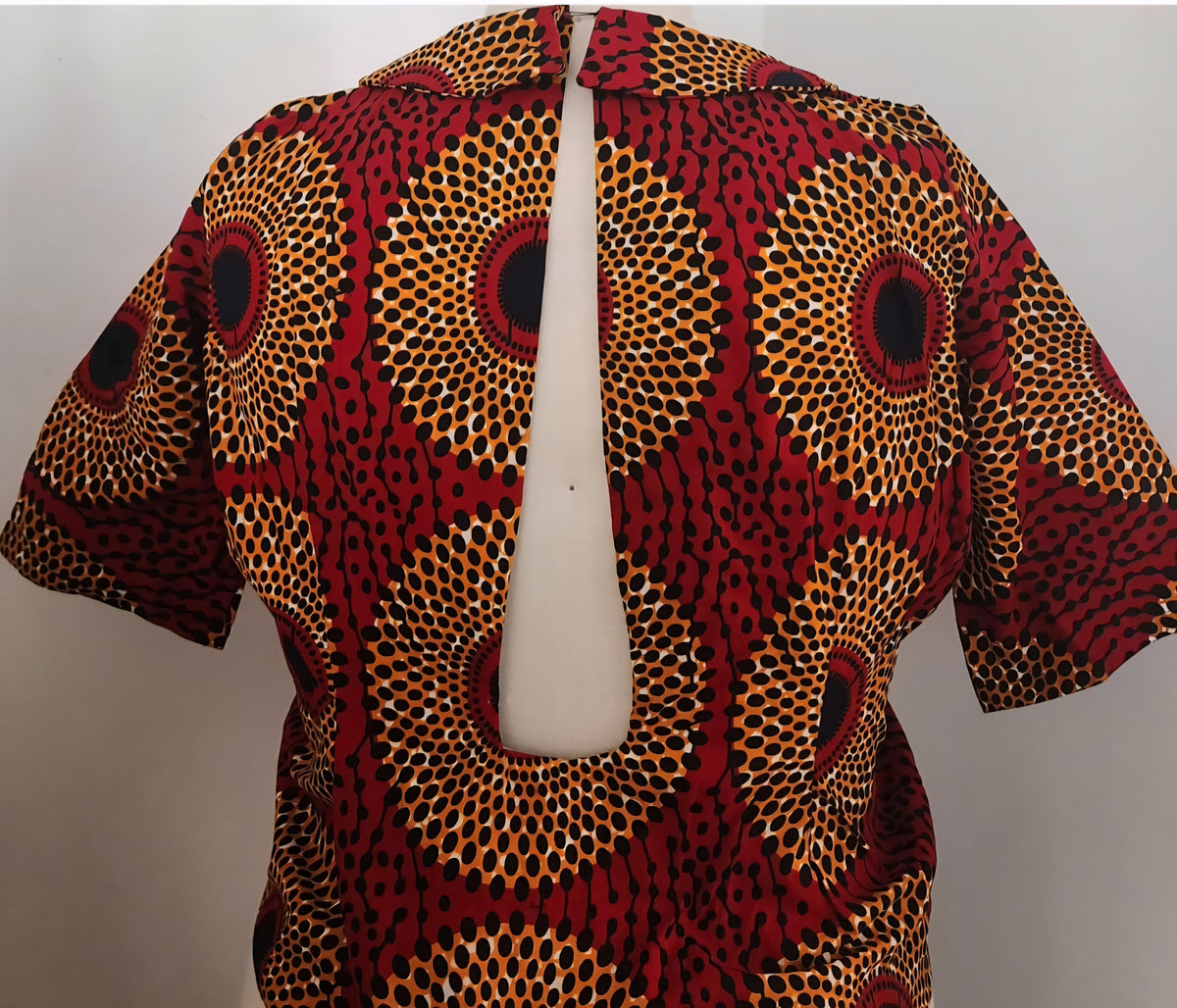 Peter Pan Collar Print Blouse with Open Detailed Back
